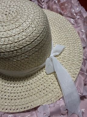 Women's Cream Straw Sun Hat with White Ribbon